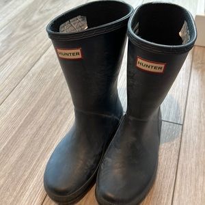 Toddler size 13 navy hunter boots